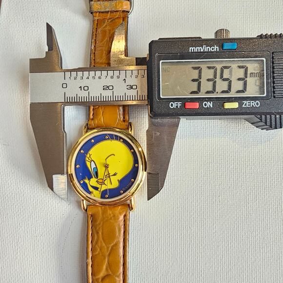 1994 Armitron Tweety Bird Watch Quartz Analog 33.9mm Face Brown Leather Strap - Picture 15 of 16